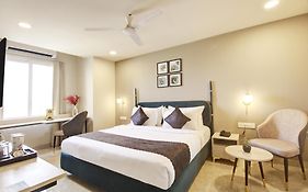 Saltstayz Select - Golf Course Road