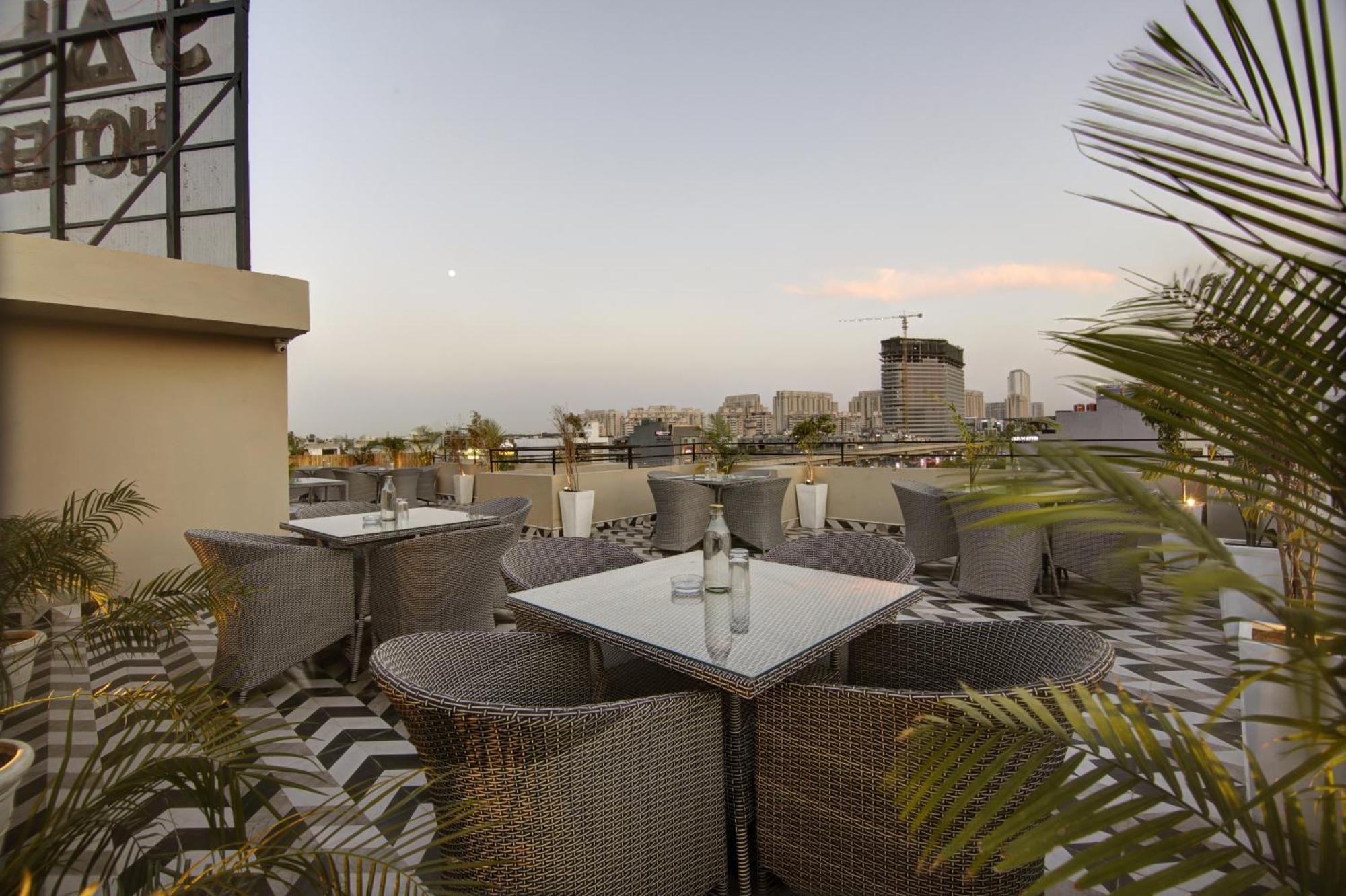 Saltstayz Select - Golf Course Road Gurgaon Exterior photo